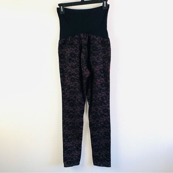 A Pea In A Pod AG Lace Pattern Maternity Jeans - Picture 4 of 5